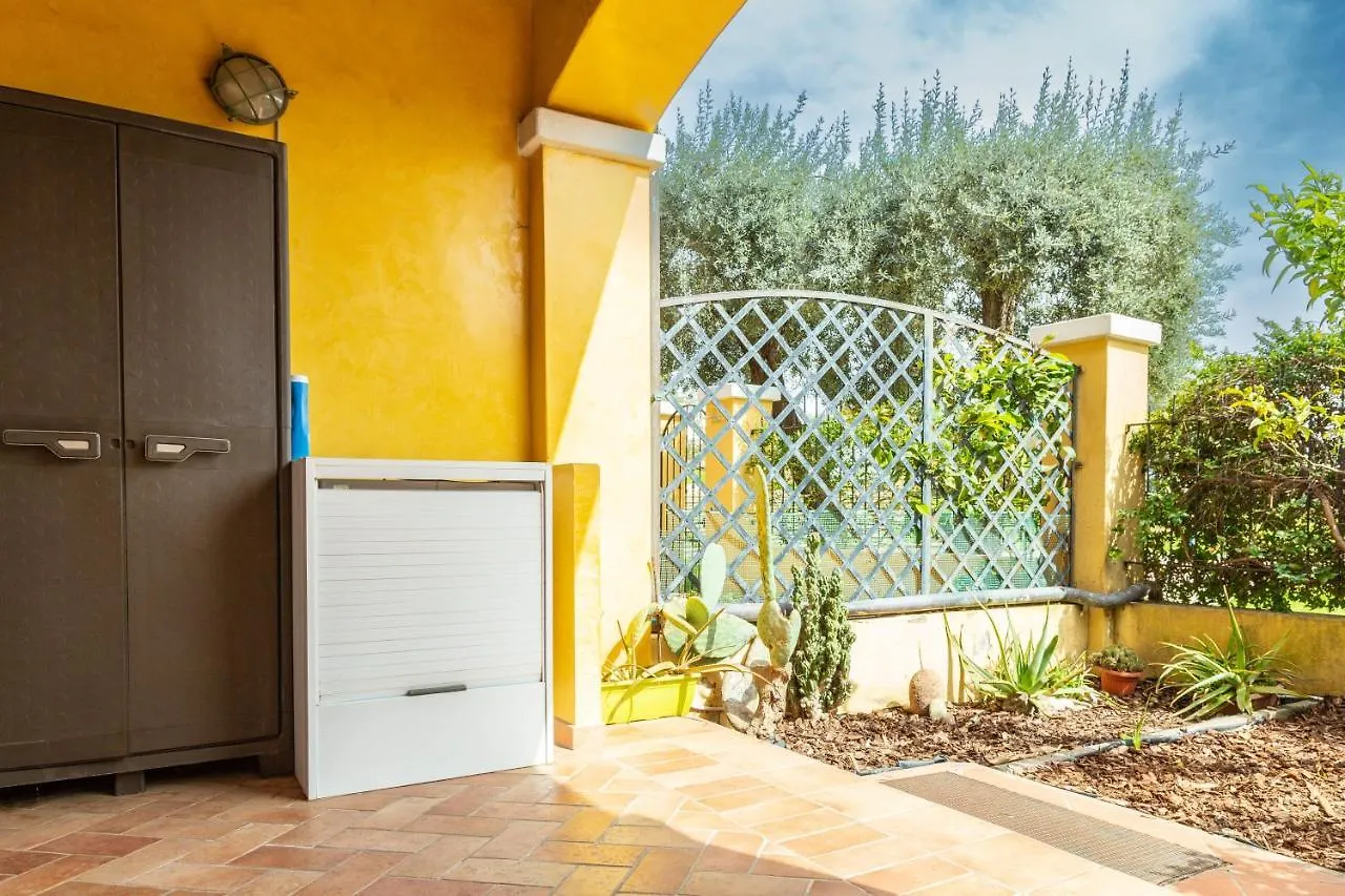 Casa Il Grande Carrubo Διαμέρισμα Santa Maria Navarrese 0*,  Ιταλία