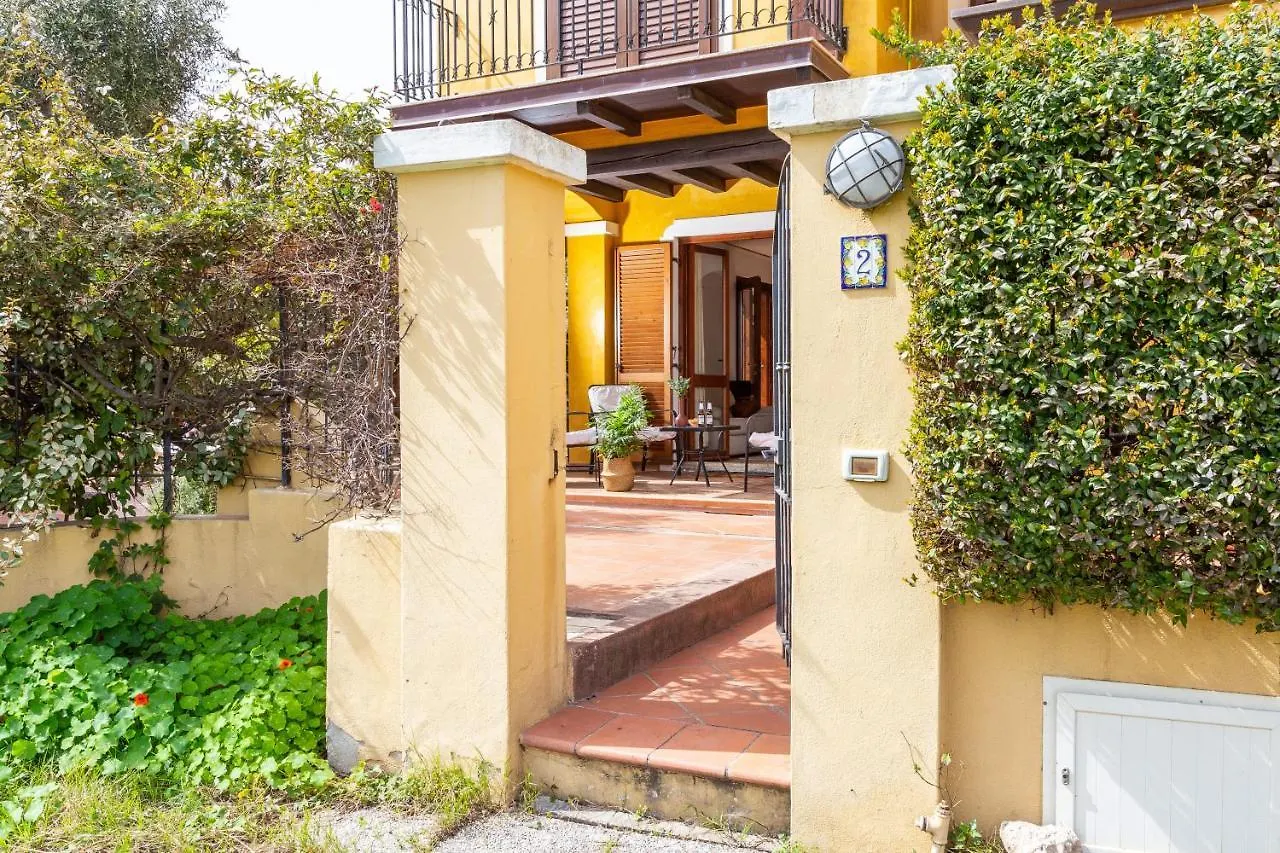 Casa Il Grande Carrubo Διαμέρισμα Santa Maria Navarrese 0*,